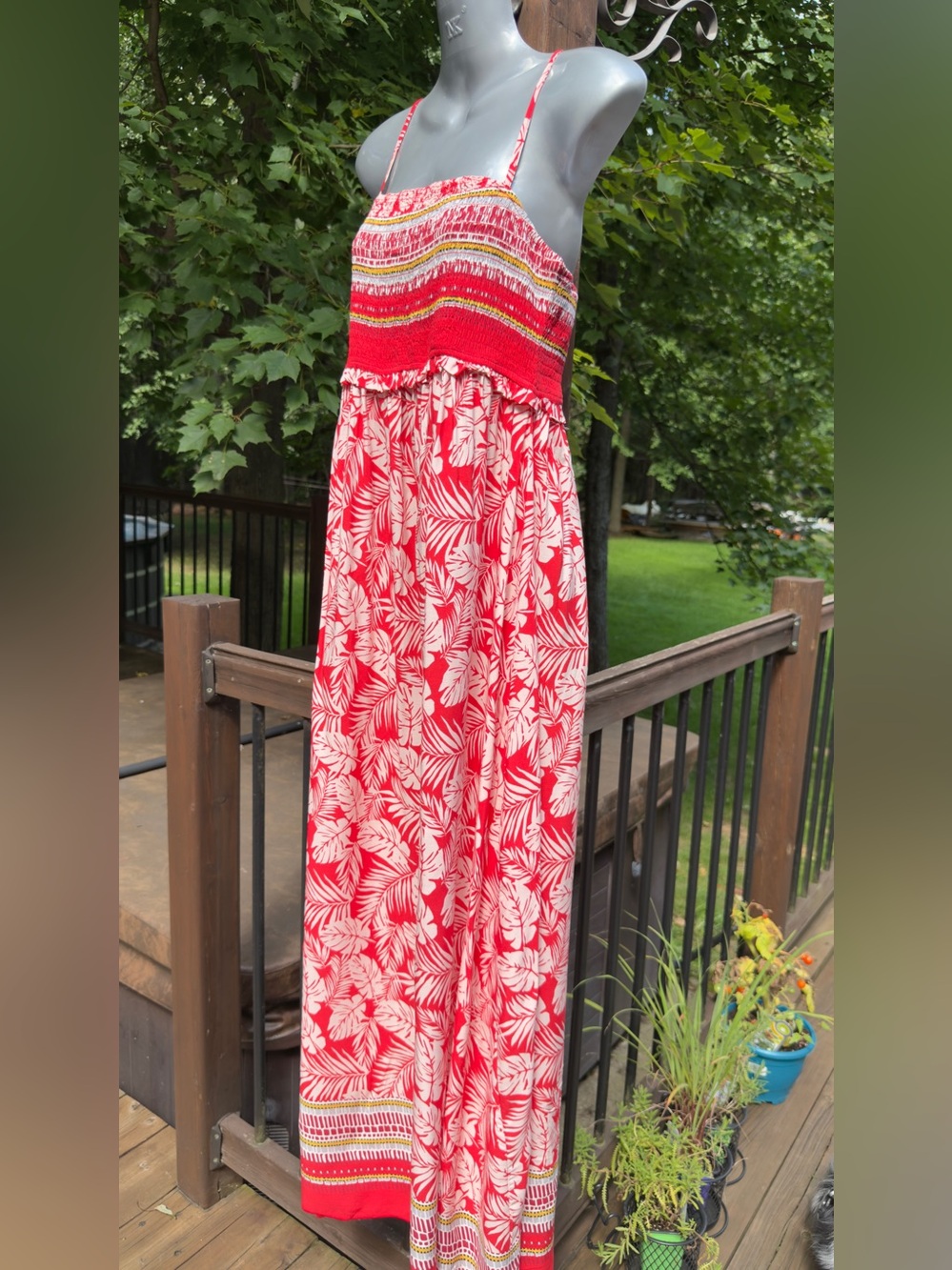 CUPSHE Red Cream Tropical Leaf Smocked Maxi Dress NWT | Size M - Picture 5 of 8